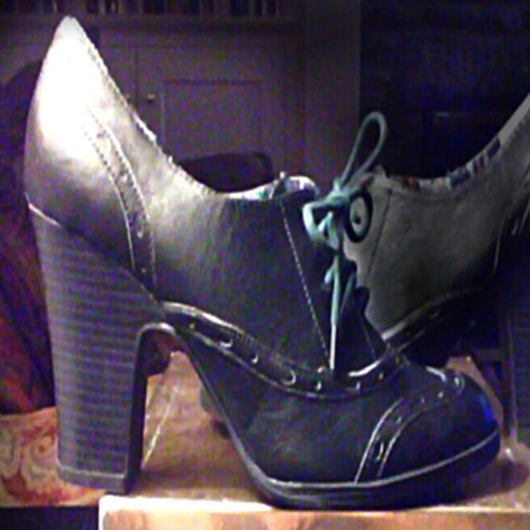 Madden Girl Shoes - SUPER SALE!! NEW! Madden Girl Black Stacked Heels